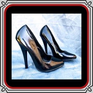 PATENT LEATHER PIN UP HEELS